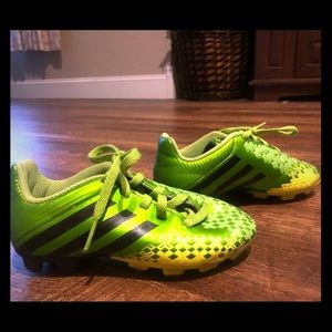 Adidas predito Size 12 Sports cleats